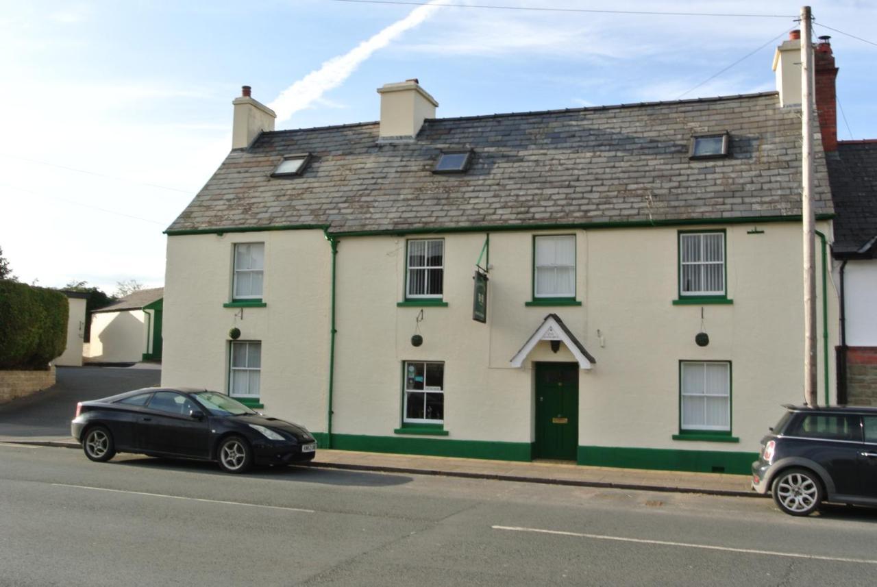 Old Castle Farm Guest House Brecon Bagian luar foto